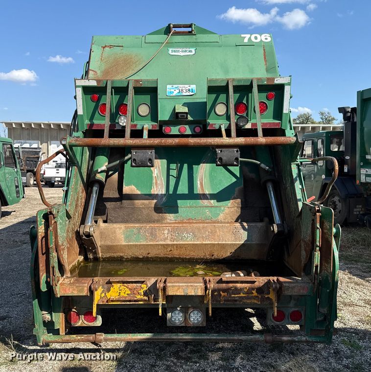 image for item EU5132 2016 Crane Carrier Low Entry refuse truck