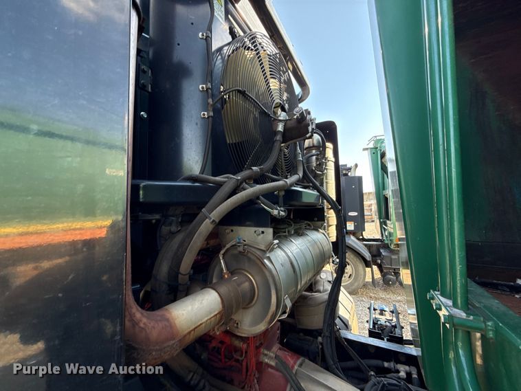 image for item EU5132 2016 Crane Carrier Low Entry refuse truck