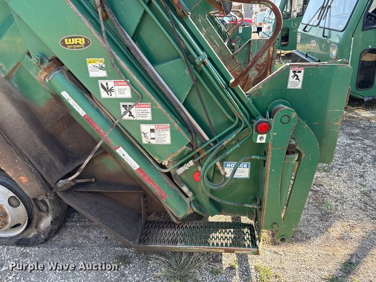 image for item EU5132 2016 Crane Carrier Low Entry refuse truck