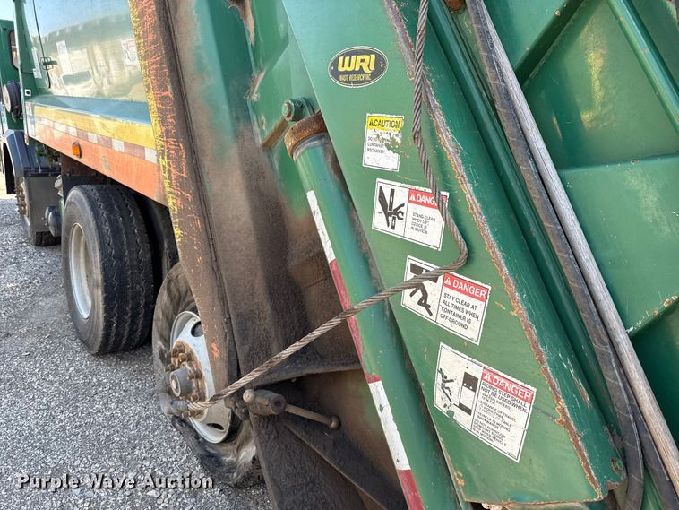 image for item EU5132 2016 Crane Carrier Low Entry refuse truck