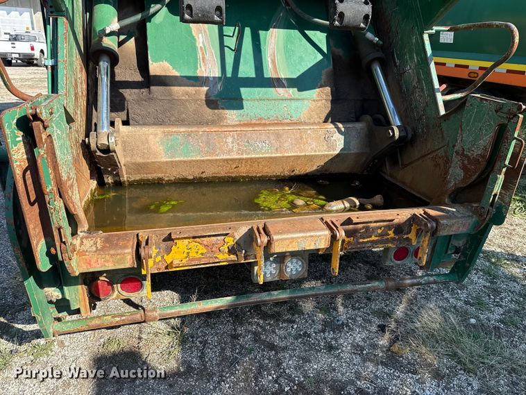 image for item EU5132 2016 Crane Carrier Low Entry refuse truck