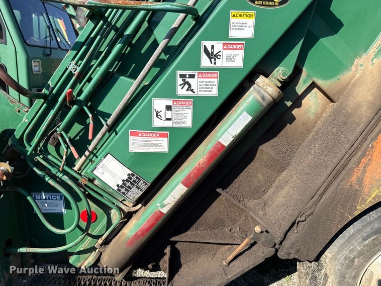 image for item EU5132 2016 Crane Carrier Low Entry refuse truck