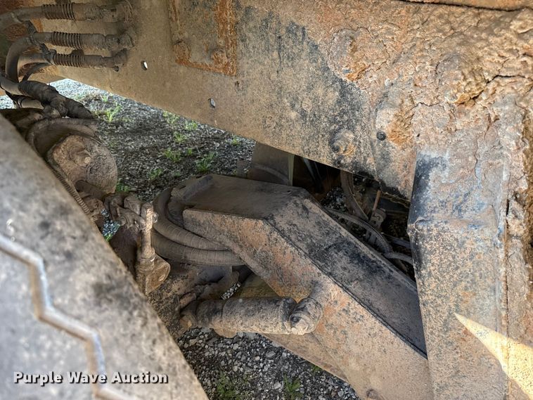 image for item EU5132 2016 Crane Carrier Low Entry refuse truck