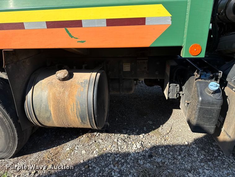 image for item EU5132 2016 Crane Carrier Low Entry refuse truck