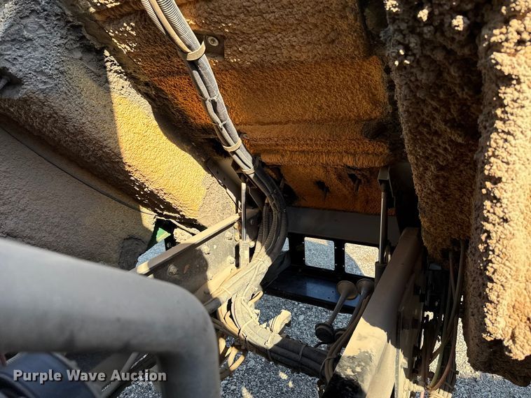 image for item EU5132 2016 Crane Carrier Low Entry refuse truck