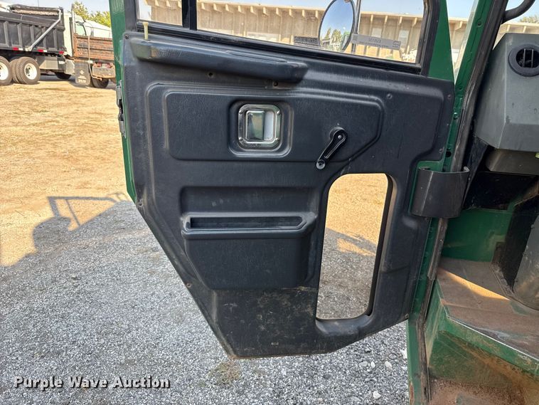 image for item EU5132 2016 Crane Carrier Low Entry refuse truck