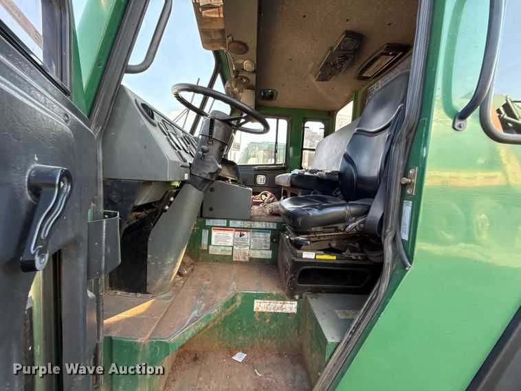 image for item EU5132 2016 Crane Carrier Low Entry refuse truck