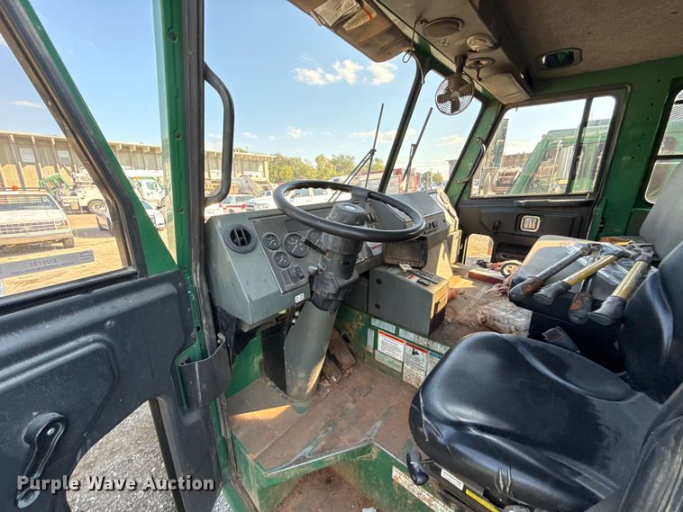 image for item EU5132 2016 Crane Carrier Low Entry refuse truck