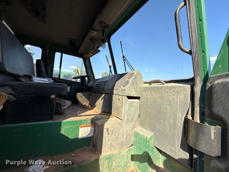 image for item EU5132 2016 Crane Carrier Low Entry refuse truck