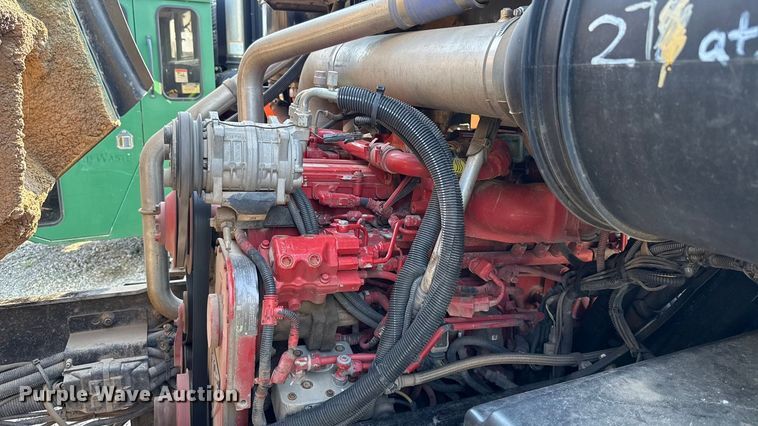 image for item EU5132 2016 Crane Carrier Low Entry refuse truck