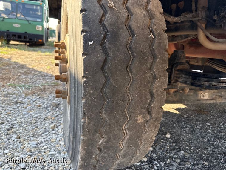 image for item EU5132 2016 Crane Carrier Low Entry refuse truck