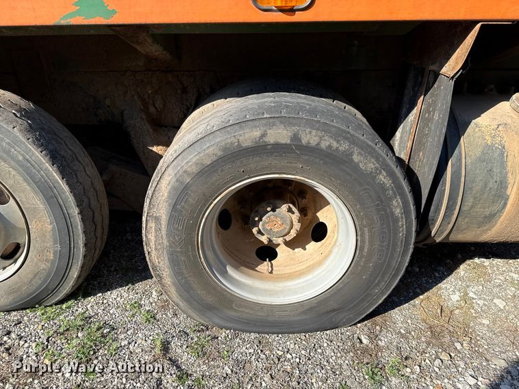 image for item EU5132 2016 Crane Carrier Low Entry refuse truck