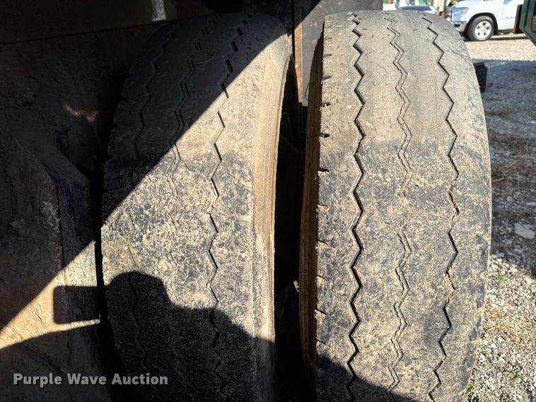 image for item EU5132 2016 Crane Carrier Low Entry refuse truck