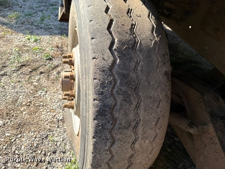 image for item EU5132 2016 Crane Carrier Low Entry refuse truck