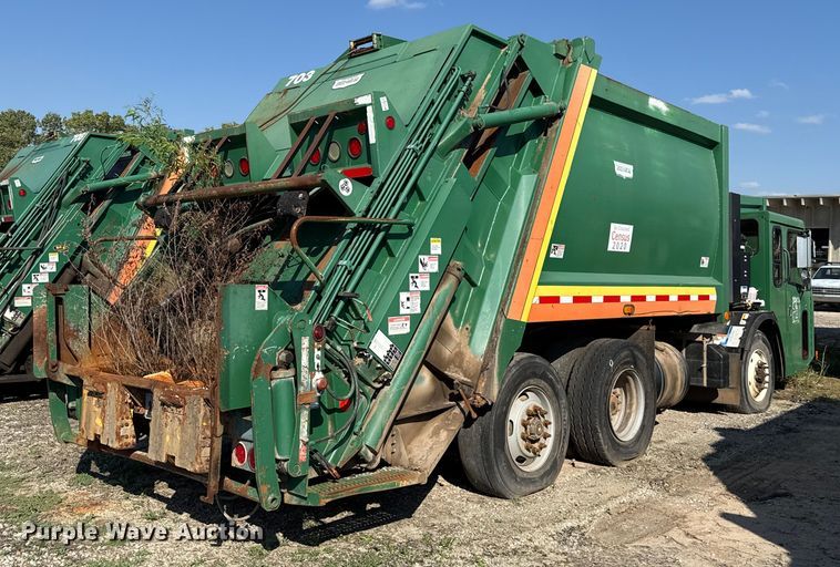 image for item EU5133 2013 Crane Carrier Low Entry refuse truck