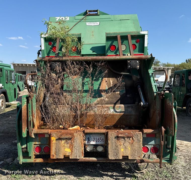 image for item EU5133 2013 Crane Carrier Low Entry refuse truck