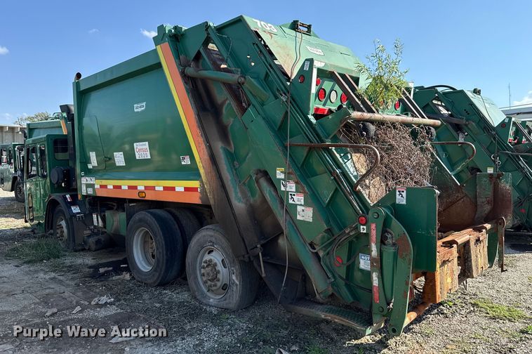 image for item EU5133 2013 Crane Carrier Low Entry refuse truck