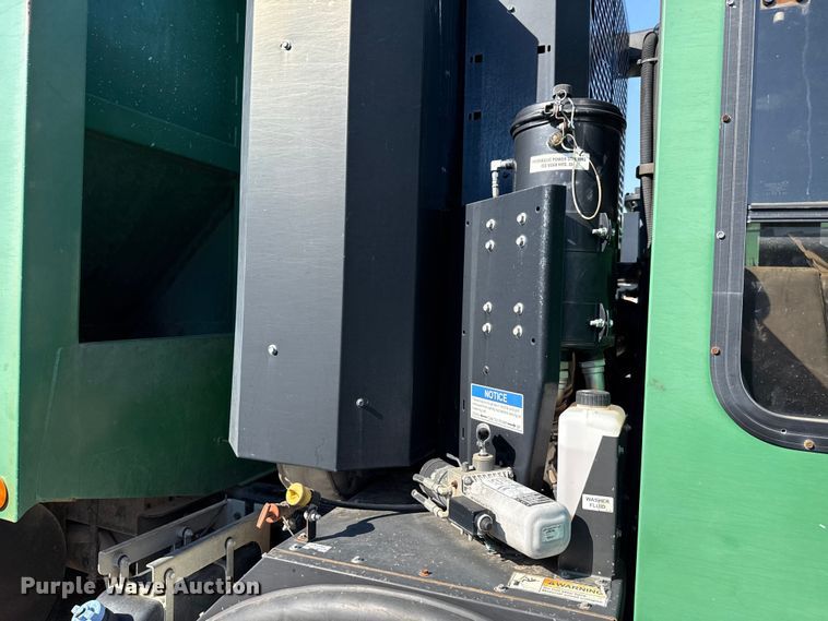 image for item EU5133 2013 Crane Carrier Low Entry refuse truck