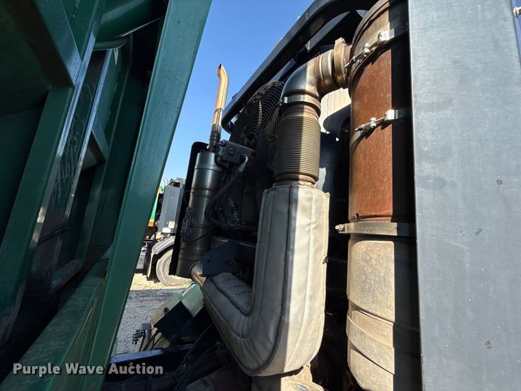 image for item EU5133 2013 Crane Carrier Low Entry refuse truck