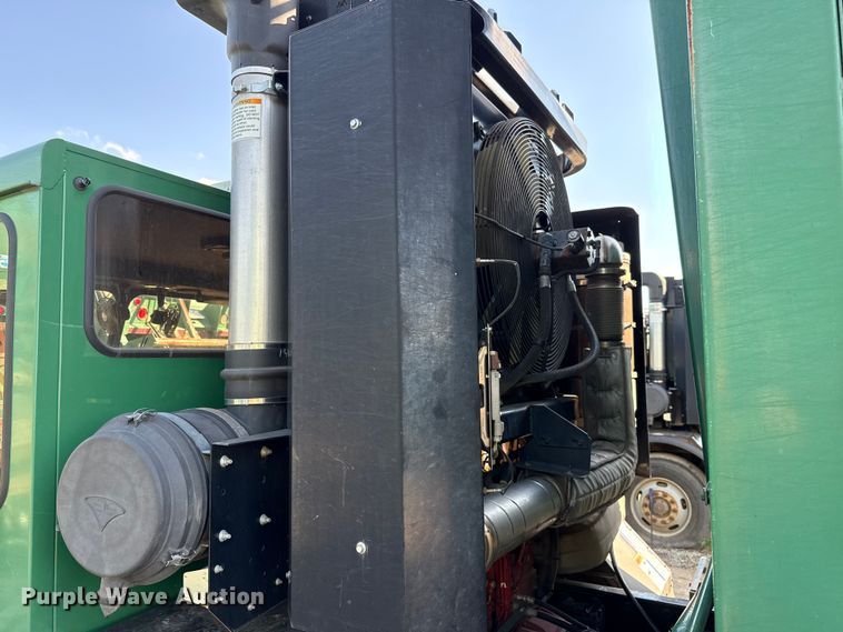 image for item EU5133 2013 Crane Carrier Low Entry refuse truck