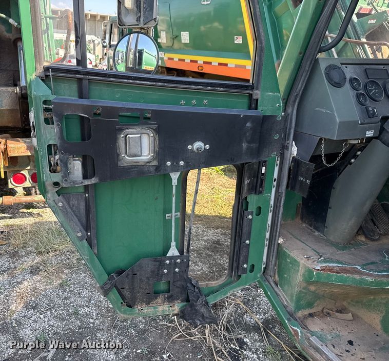 image for item EU5133 2013 Crane Carrier Low Entry refuse truck