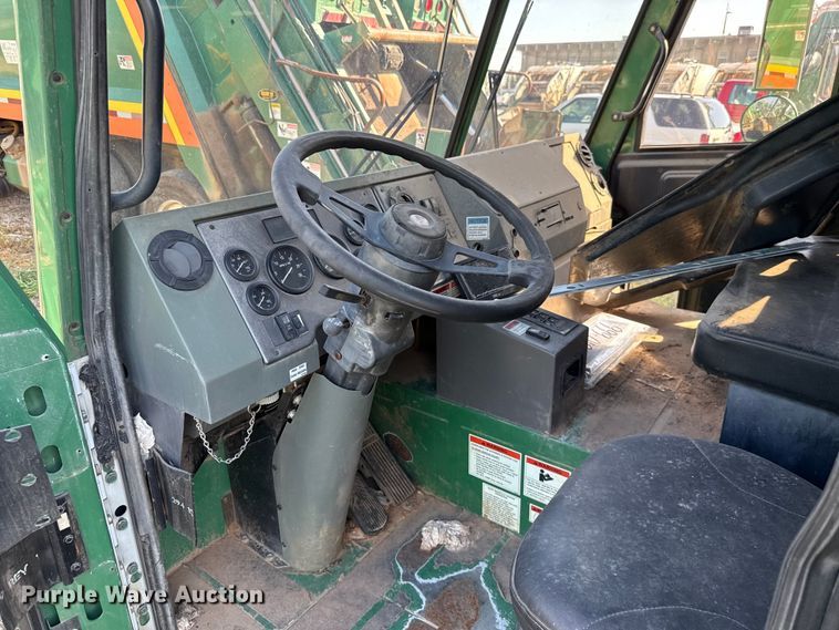 image for item EU5133 2013 Crane Carrier Low Entry refuse truck