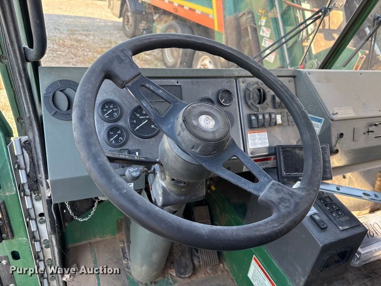 image for item EU5133 2013 Crane Carrier Low Entry refuse truck