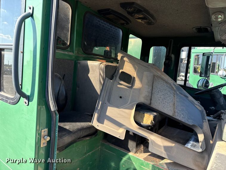 image for item EU5133 2013 Crane Carrier Low Entry refuse truck