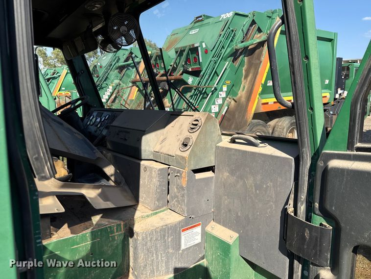 image for item EU5133 2013 Crane Carrier Low Entry refuse truck