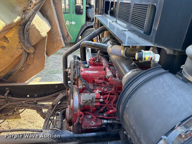 image for item EU5133 2013 Crane Carrier Low Entry refuse truck