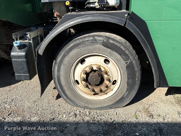 image for item EU5133 2013 Crane Carrier Low Entry refuse truck