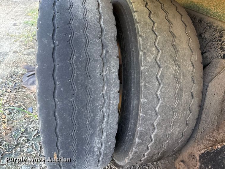 image for item EU5133 2013 Crane Carrier Low Entry refuse truck