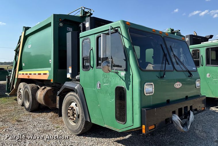 image for item EU5134 2015 Crane Carrier Low Entry refuse truck