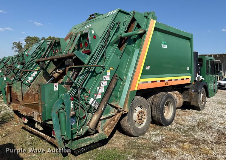 image for item EU5134 2015 Crane Carrier Low Entry refuse truck