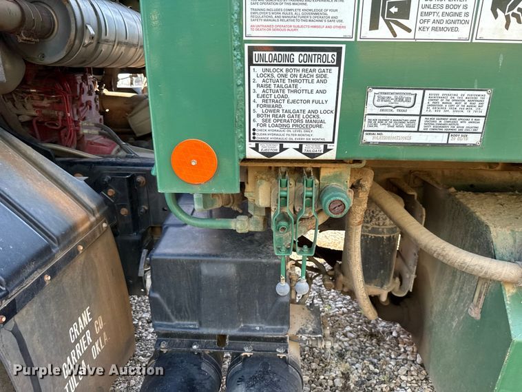 image for item EU5134 2015 Crane Carrier Low Entry refuse truck