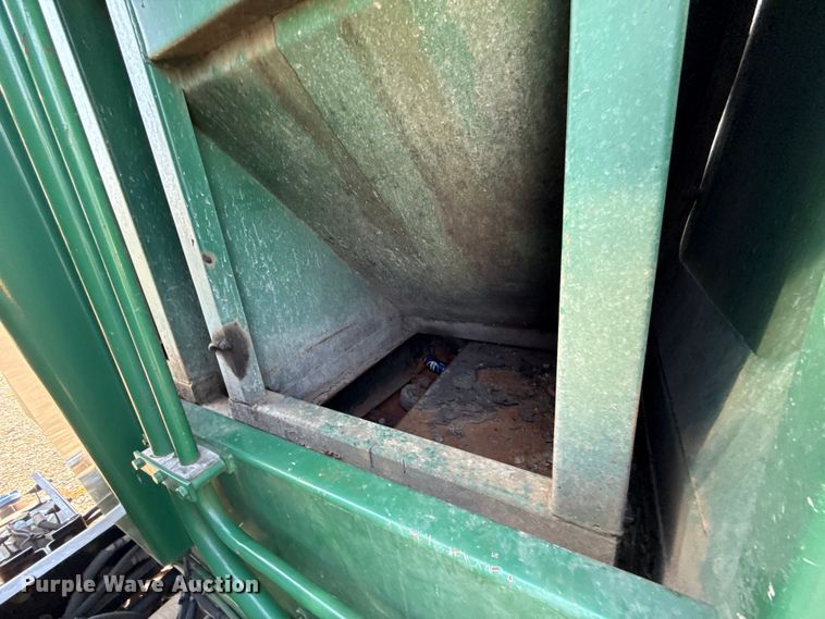 image for item EU5134 2015 Crane Carrier Low Entry refuse truck