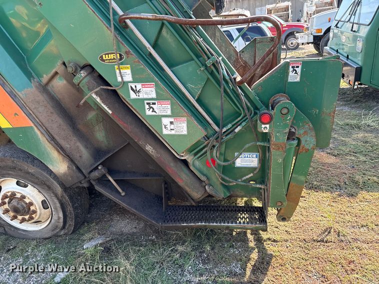 image for item EU5134 2015 Crane Carrier Low Entry refuse truck