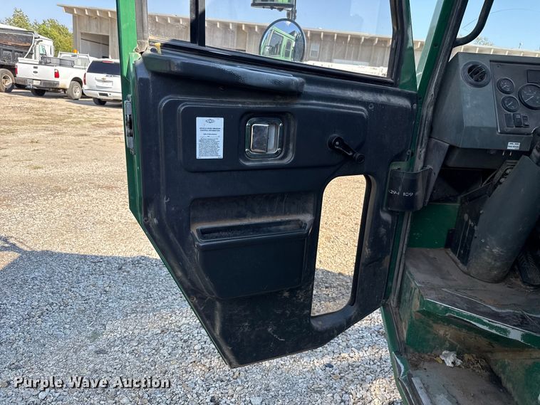 image for item EU5134 2015 Crane Carrier Low Entry refuse truck