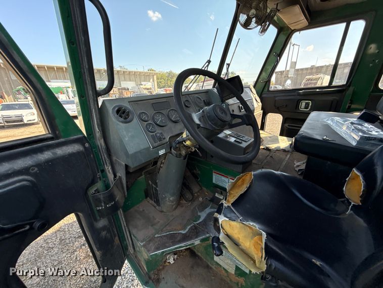 image for item EU5134 2015 Crane Carrier Low Entry refuse truck