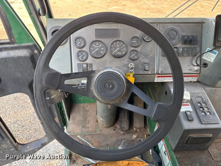 image for item EU5134 2015 Crane Carrier Low Entry refuse truck