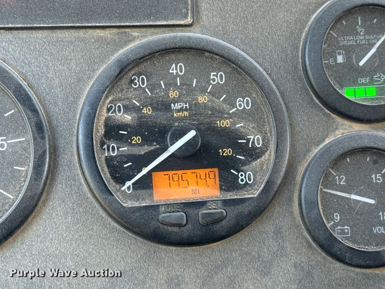 image for item EU5134 2015 Crane Carrier Low Entry refuse truck