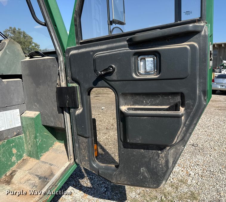 image for item EU5134 2015 Crane Carrier Low Entry refuse truck