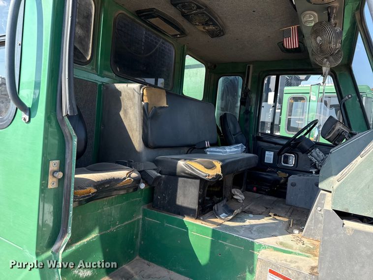 image for item EU5134 2015 Crane Carrier Low Entry refuse truck