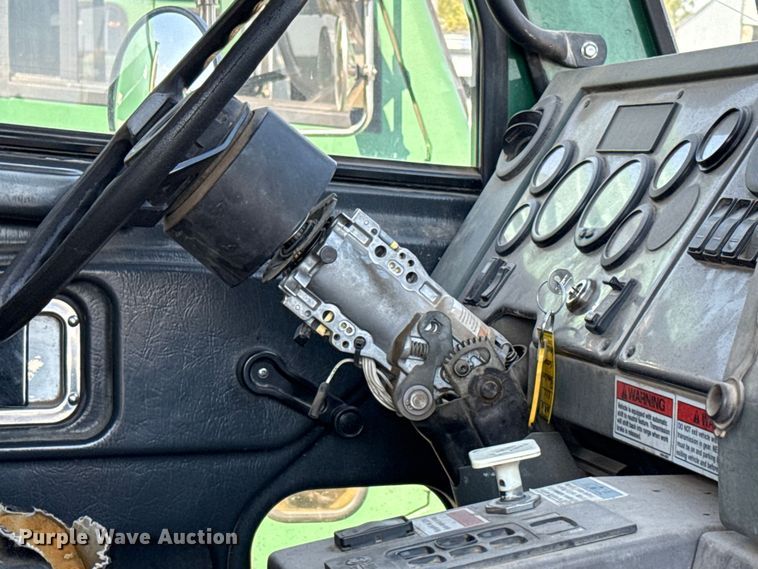 image for item EU5134 2015 Crane Carrier Low Entry refuse truck