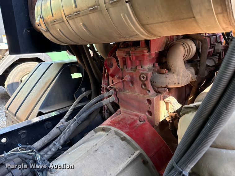 image for item EU5134 2015 Crane Carrier Low Entry refuse truck