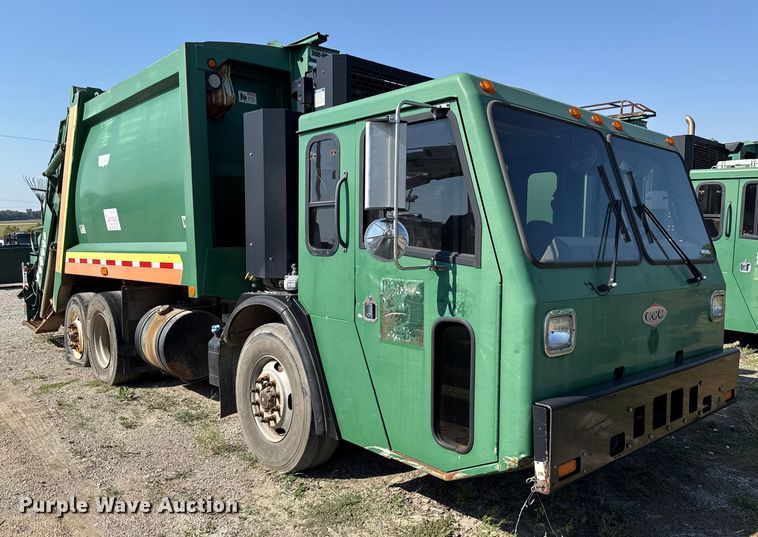 image for item EU5135 2013 Crane Carrier Low Entry refuse truck