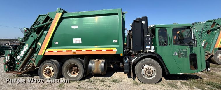 image for item EU5135 2013 Crane Carrier Low Entry refuse truck