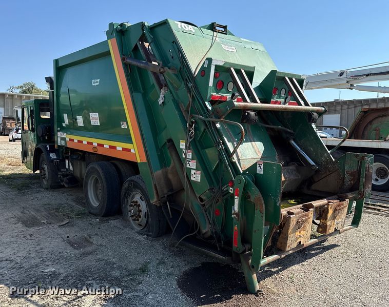 image for item EU5135 2013 Crane Carrier Low Entry refuse truck