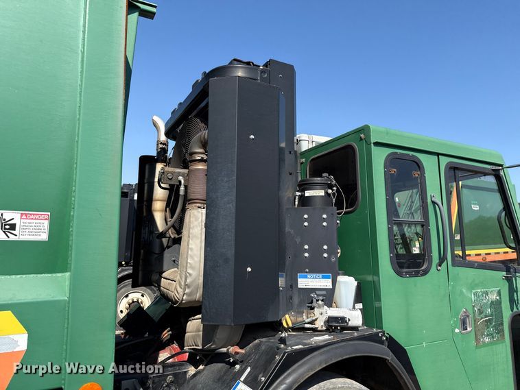 image for item EU5135 2013 Crane Carrier Low Entry refuse truck