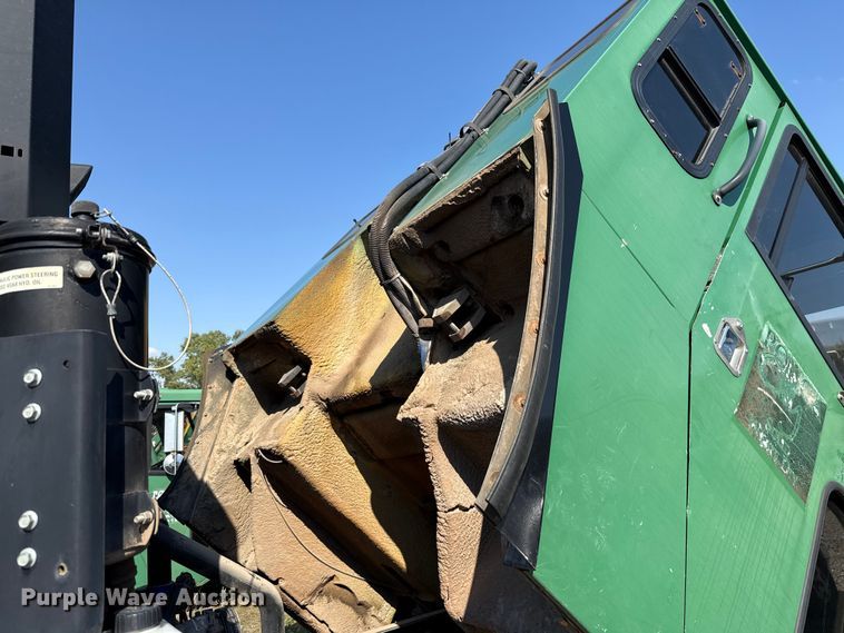 image for item EU5135 2013 Crane Carrier Low Entry refuse truck